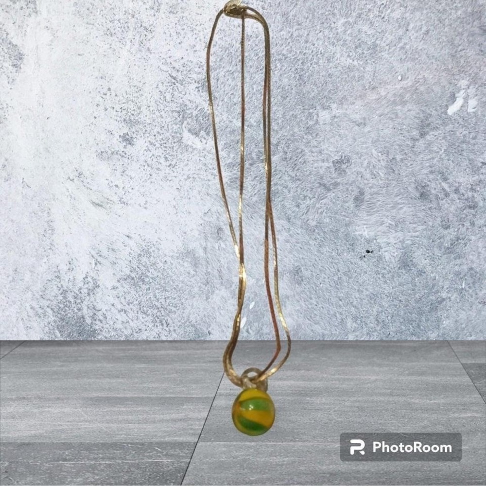 Medici Goldtone Necklace UV Reactive Glowing Green Yellow Vaseline Glass Bead